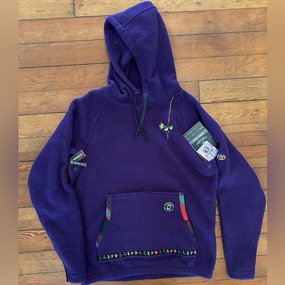 686 Snowboarding Fleece Grateful Dead hoodie, NWT never worn size small